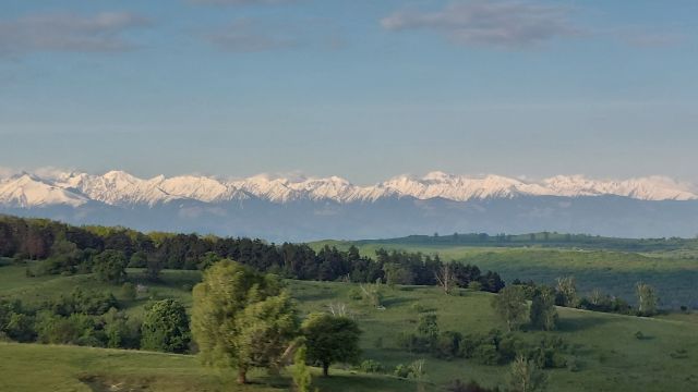 Ośnieżone szczyty rzeźby alpejskiej Gór Fogaraskich, pd. łuk Karpat