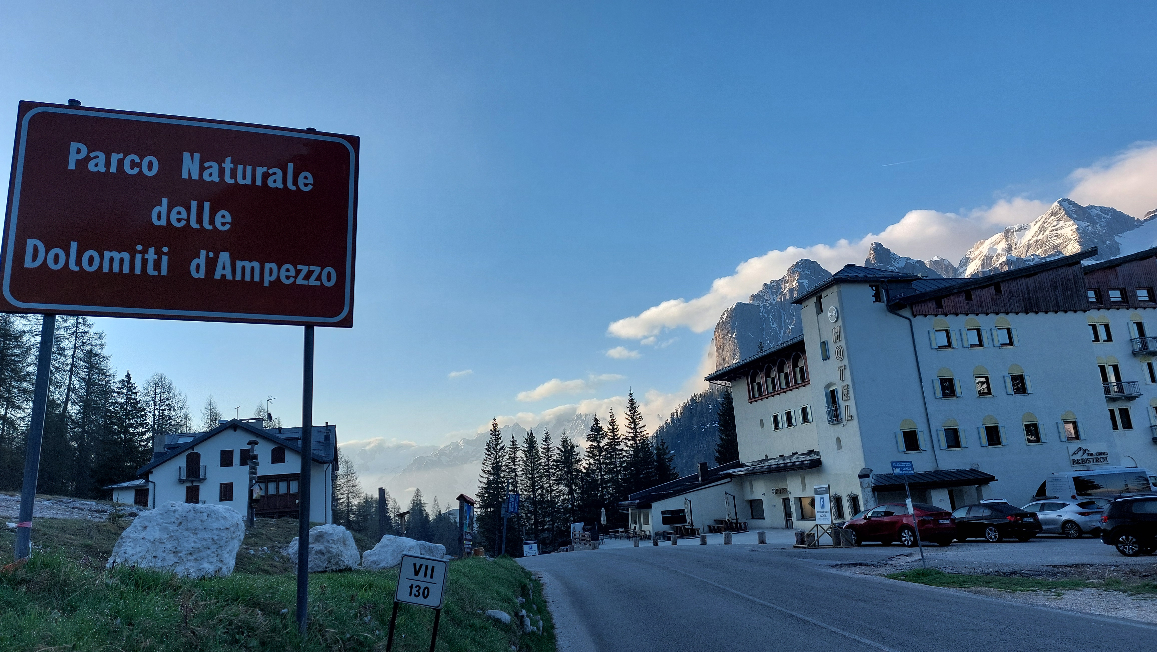 Nasz ostatni nocleg w hotelu na Passo di Tre Croci (1805 m npm), w otulinie Parku Przyrodniczego Dolomitów d’Ampezzo, Dolomity, LŚDP UNESCO