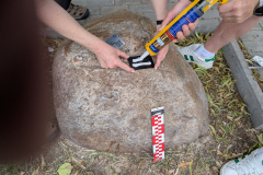 Wymiania zniszczonych i nieczytelnych identyfikatorów metalowych na plastikowe